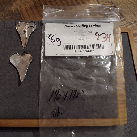 Vintage Modernist Sterling Groves Heart Earrings - Picture 9 of 9